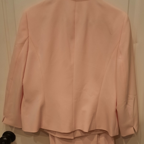 Pink suit, only wore once to son's wedding. - Picture 3 of 5